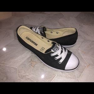 black slip on converse
